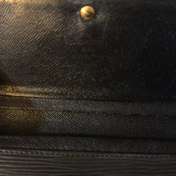 Men’s Or Women’s Louis Vuitton Black Epi compact Wallet! Vintage piece and clean - Picture 5 of 12